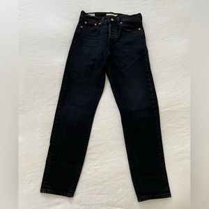 Black Levi’s Wedgie fit